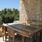 Tati *