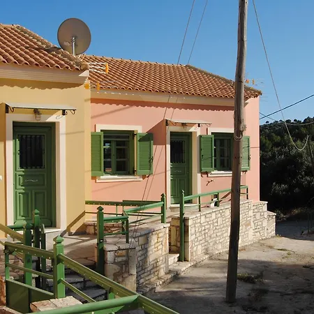 Case de vacanță Tati Kastos